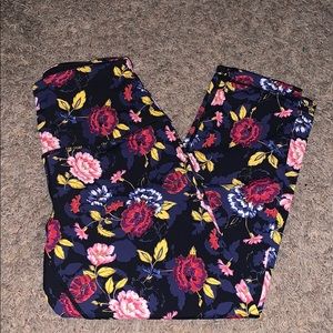 Ruby Ribbon Reversible Crop Leggings Desert Rose